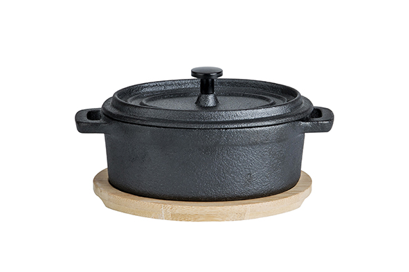 Ovale Pfanne aus Gusseisen mit Bambus-Basis 15,5 x 10 x 8,5 cm 400 ml