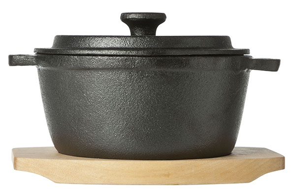 Gietijzeren potje 13,5 cm op plankje 550 ml met deksel