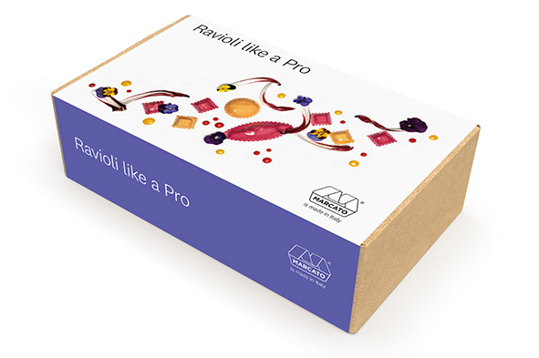 Ravioli set van 5: 2 stempels, vorm, keukenhanddoek, kookboek