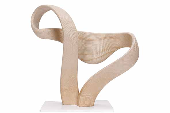 Sculptuur op stander beige polyresin 25,9 x 10 x H 24,5 cm