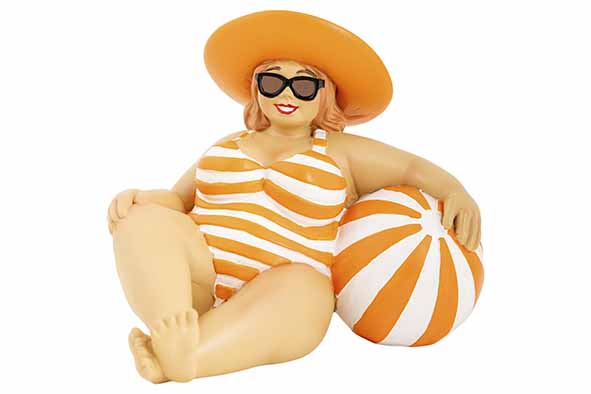 Dame am Strand liegend weiß orange 15,5 x 15,5 x 13 cm Polyresin